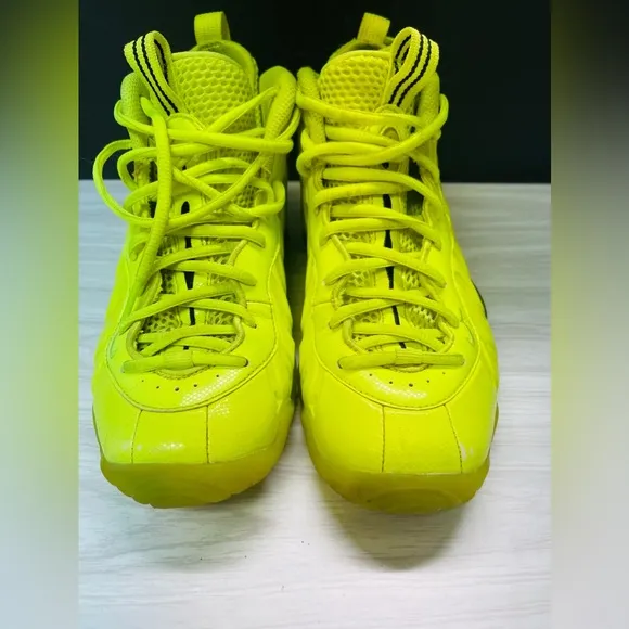 Nike Air Foamposite Little Posite one GS Volt CW1593-702 GS Size 3.5