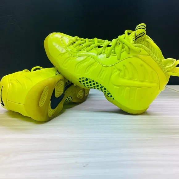 Nike Air Foamposite Little Posite one GS Volt CW1593-702 GS Size 3.5