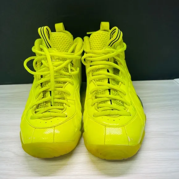 Nike Air Foamposite Little Posite one GS Volt CW1593-702 GS Size 3.5