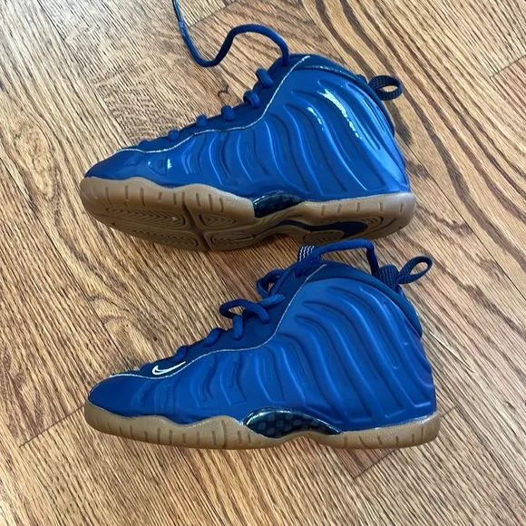 Nike Air Foamposite One Navy Gum (GS) Sneakers. Size 12c.