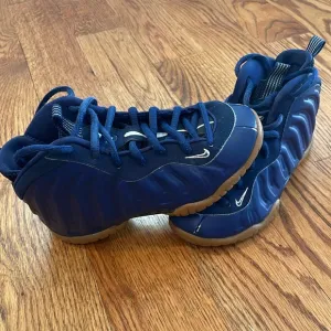 Nike Air Foamposite One Navy Gum (GS) Sneakers. Size 12c.