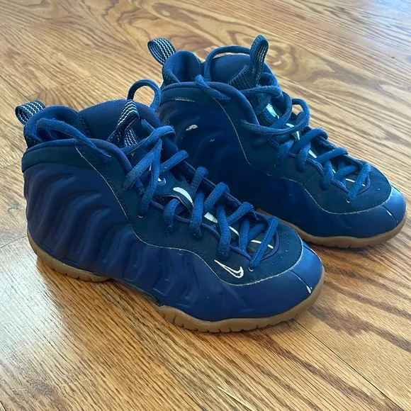 Nike Air Foamposite One Navy Gum (GS) Sneakers. Size 12c.