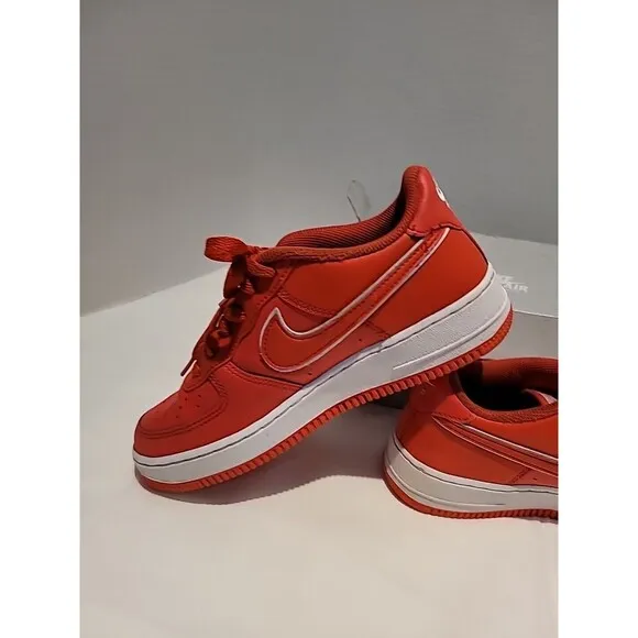 Nike Air Force 1  '07 Casual Shoes Picante Red / White Sz 6 Youth With BOX