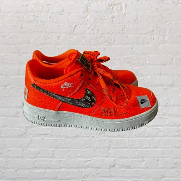 Nike Air Force 1 &quot;Just Do It&quot; Size 6Y Like New