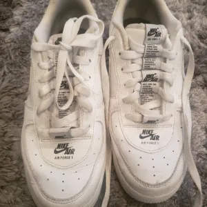 Nike Air Force 1 LV8 Double Air Sneakers
