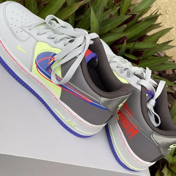 NIKE AIR FORCE 1 LV8 WMNS