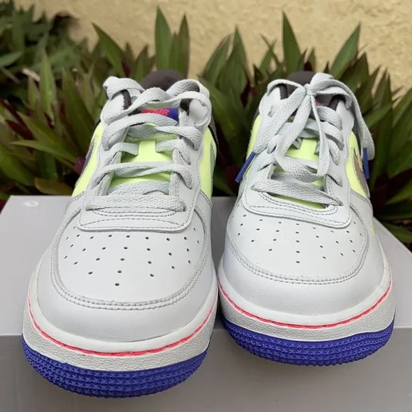 NIKE AIR FORCE 1 LV8 WMNS