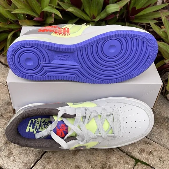 NIKE AIR FORCE 1 LV8 WMNS