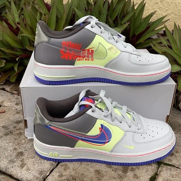 NIKE AIR FORCE 1 LV8 WMNS