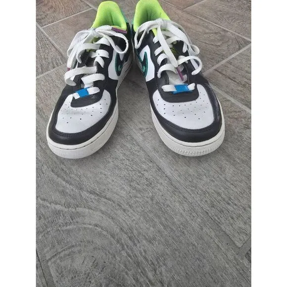 Nike Air Force 1 LV8 Low GS Graffiti Size 5 Youth
