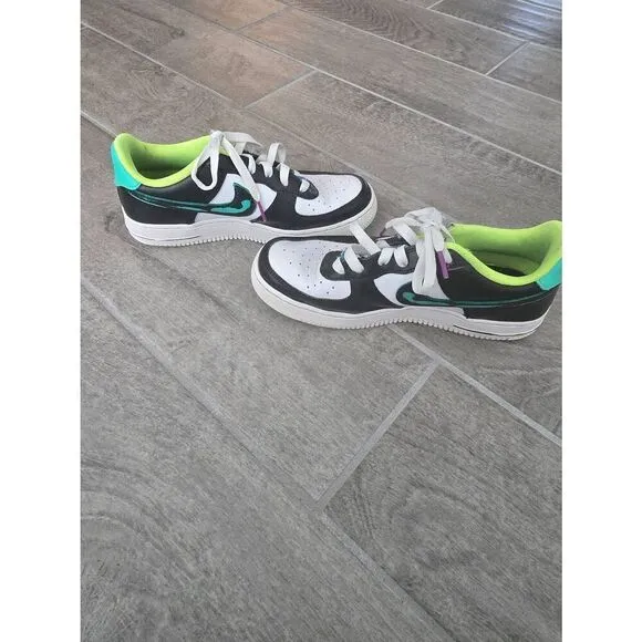 Nike Air Force 1 LV8 Low GS Graffiti Size 5 Youth