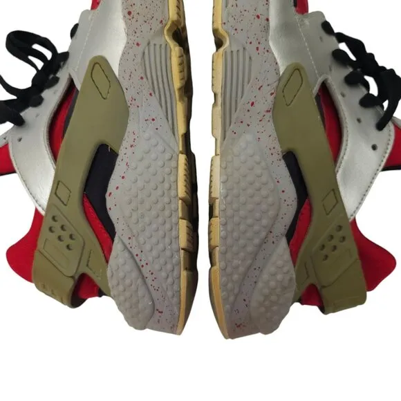 Nike Air Huarache Running Shoes Mens 9 Sneakers 777330 - 962 Silver Black Red