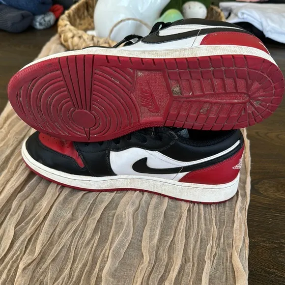 Nike Air Jordan 1 Low Unisex GS Bred Toe 553560-161 Size 7Y