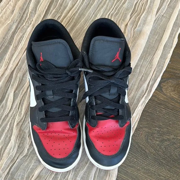 Nike Air Jordan 1 Low Unisex GS Bred Toe 553560-161 Size 7Y
