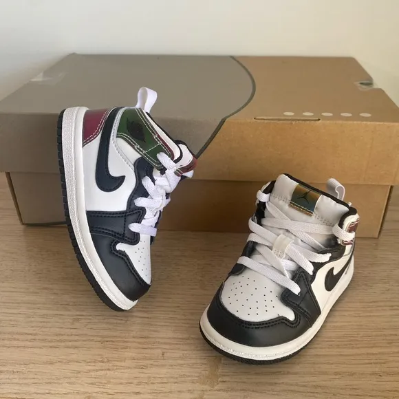 Nike Air Jordan 1 Mid ‘Heat Reactive Color Change’ Toddler Sneakers - Size 6 C