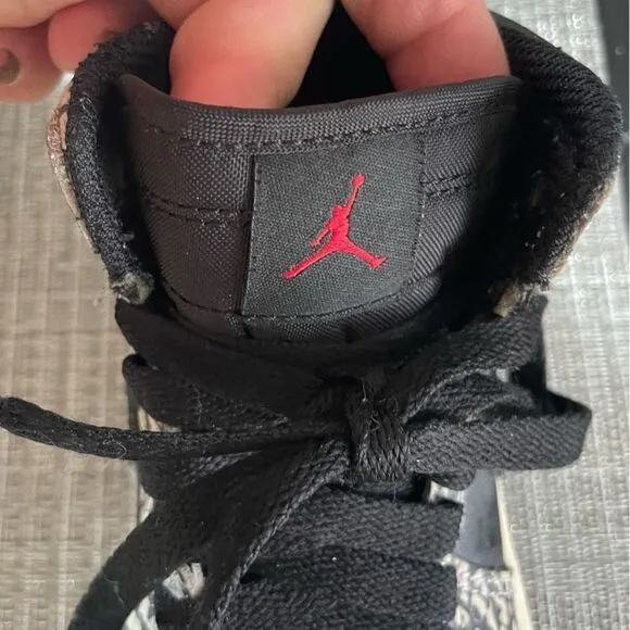 Nike Air Jordan 1 Retro Premium GS Black Elephant kids unisex hitop sneakers