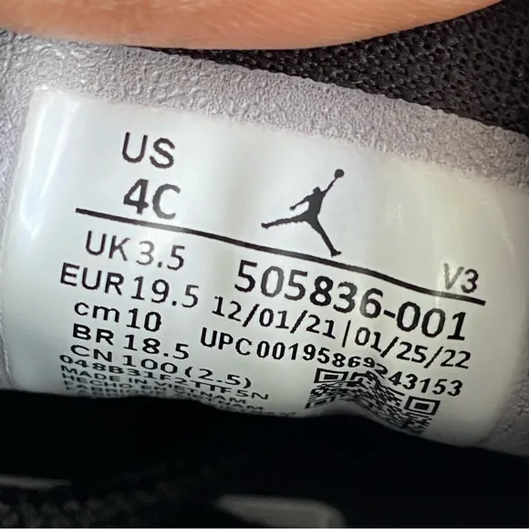 Nike Air Jordan 11 Retro Low “72-10” Toddler Sneakers- SZ 4 C