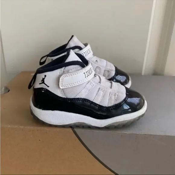 Nike Air Jordan 11 Retro TD 'Concord' Toddler Sneakers - SZ 9 C