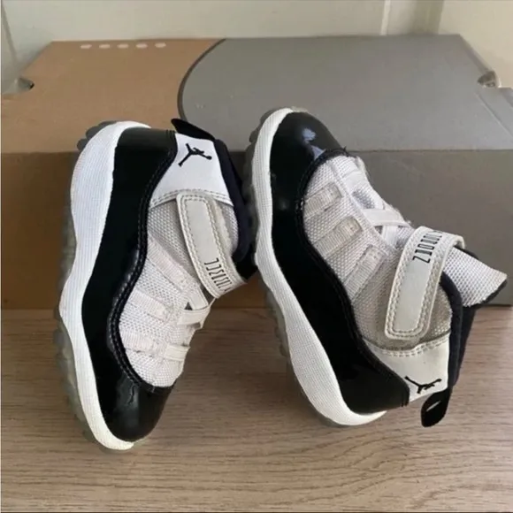 Nike Air Jordan 11 Retro TD 'Concord' Toddler Sneakers - SZ 9 C