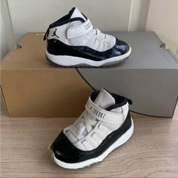 Nike Air Jordan 11 Retro TD 'Concord' Toddler Sneakers - SZ 9 C