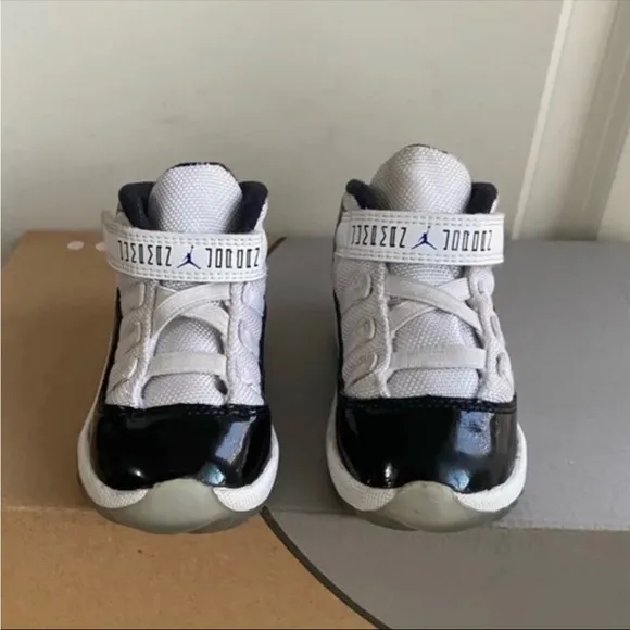 Nike Air Jordan 11 Retro TD 'Concord' Toddler Sneakers - SZ 9 C