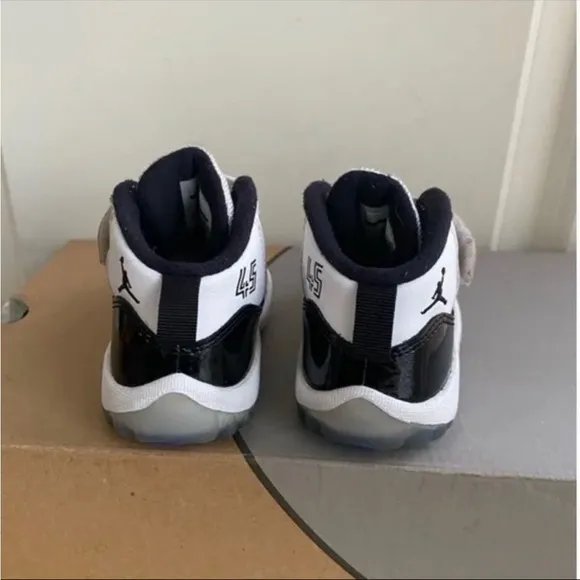 Nike Air Jordan 11 Retro TD 'Concord' Toddler Sneakers - SZ 9 C