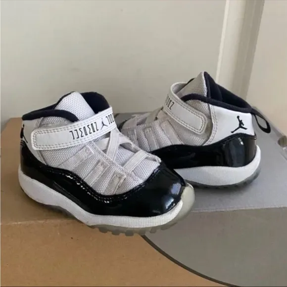 Nike Air Jordan 11 Retro TD 'Concord' Toddler Sneakers - SZ 9 C