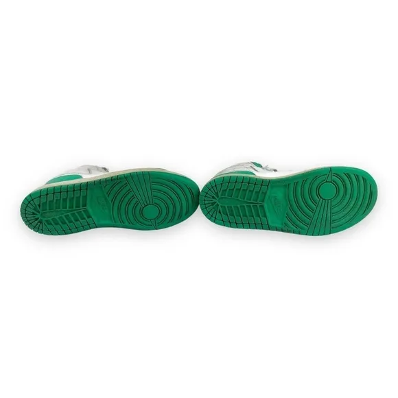 Nike Air Jordan Flight  Unisex‎ Kids Size - 2Y White and Mint Green