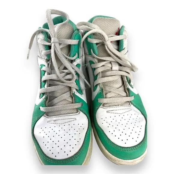 Nike Air Jordan Flight  Unisex‎ Kids Size - 2Y White and Mint Green