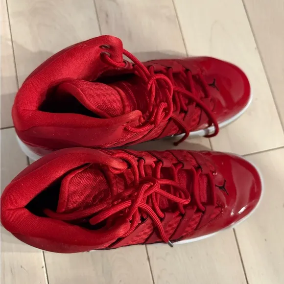 Nike  Air Jordan Max red leather sneakers boys 6Y