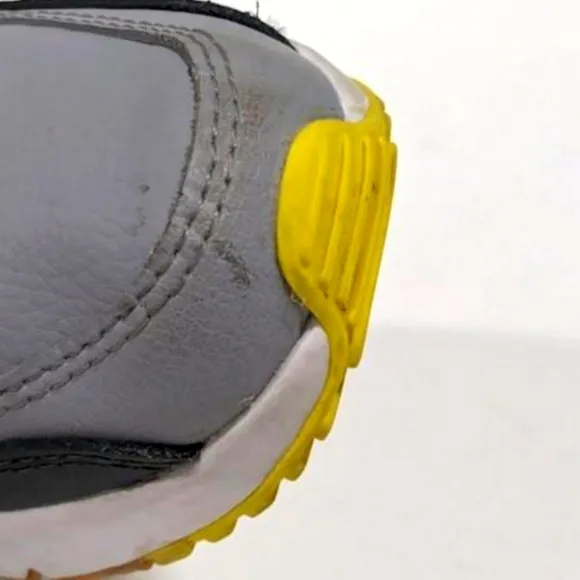 Nike Air Mak kids size 1Y