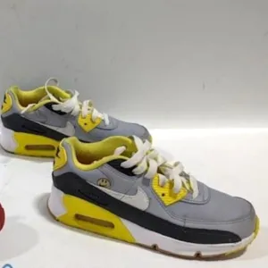 Nike Air Mak kids size 1Y