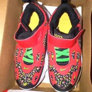 Nike Air Max 200 toddler size 10 NIB fruit