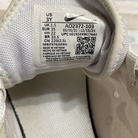 Nike Air Max 270 Sneakers