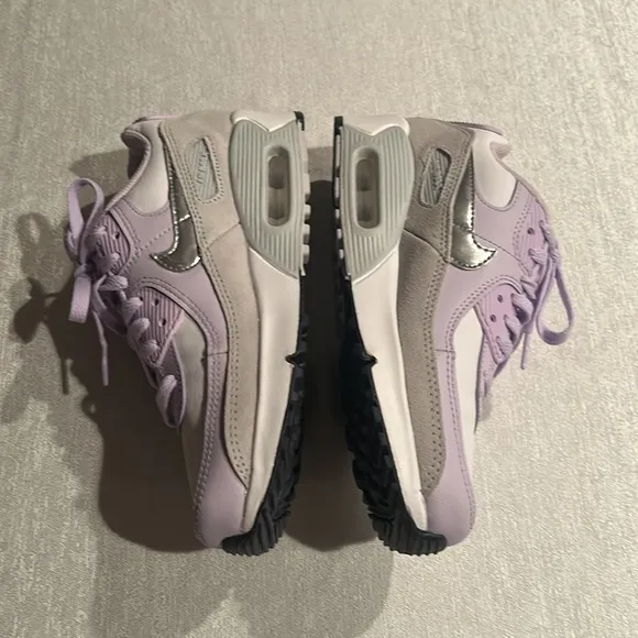 Nike Air Max 90 Leather GS ‘Violet Frost’ Youth Sneakers Size 5Y Brand new