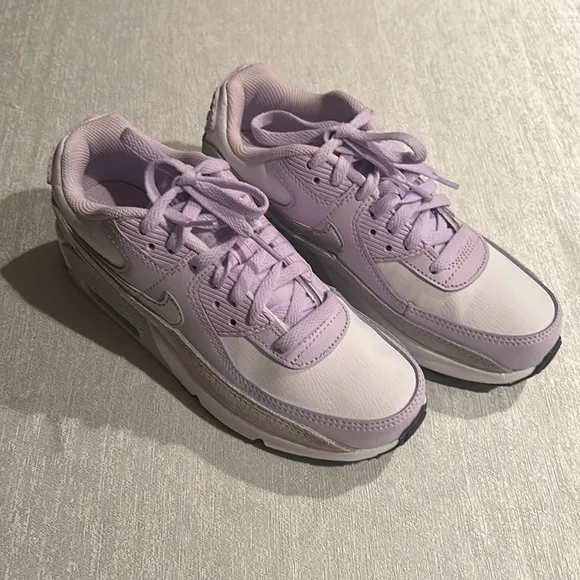 Nike Air Max 90 Leather GS ‘Violet Frost’ Youth Sneakers Size 5Y Brand new
