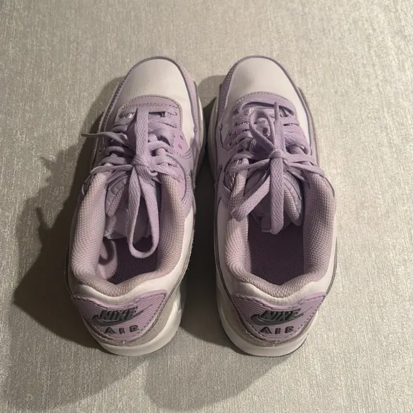 Nike Air Max 90 Leather GS ‘Violet Frost’ Youth Sneakers Size 5Y Brand new