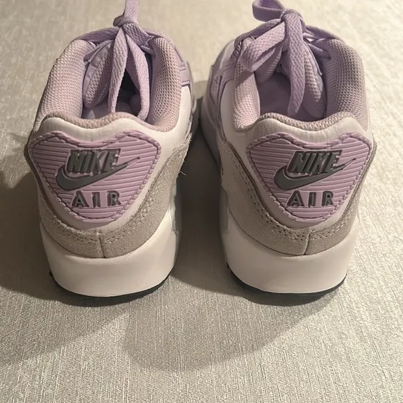 Nike Air Max 90 Leather GS ‘Violet Frost’ Youth Sneakers Size 5Y Brand new