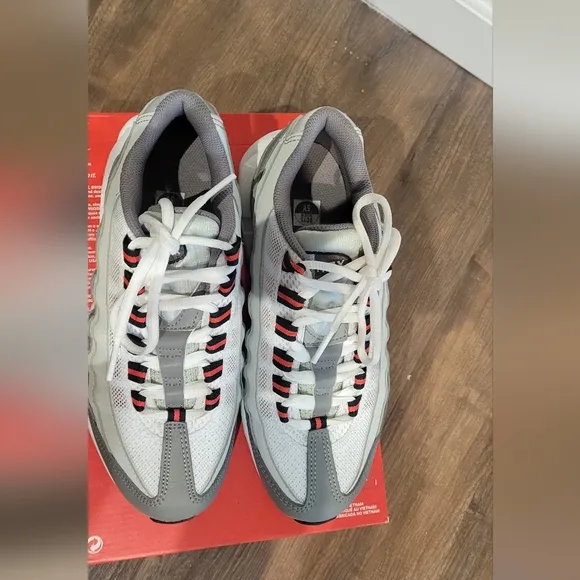 Nike Air Max 95 White and Gray Sneakers