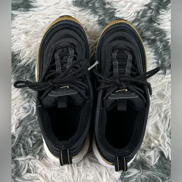 Nike Air Max 97 Kids Unisex Black Metallic Gold Size 4Y 921522-014
