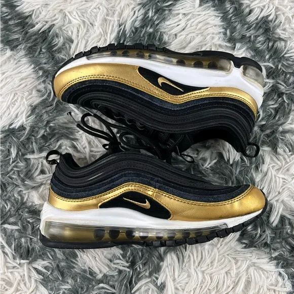 Nike Air Max 97 Kids Unisex Black Metallic Gold Size 4Y 921522-014