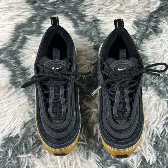 Nike Air Max 97 Kids Unisex Black Metallic Gold Size 4Y 921522-014