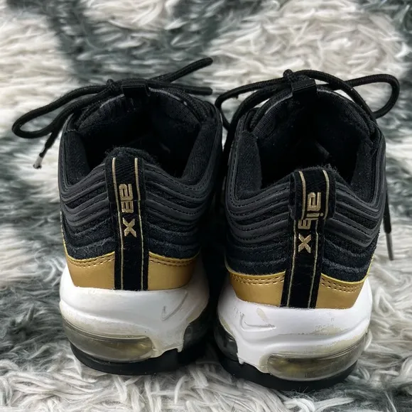 Nike Air Max 97 Kids Unisex Black Metallic Gold Size 4Y 921522-014
