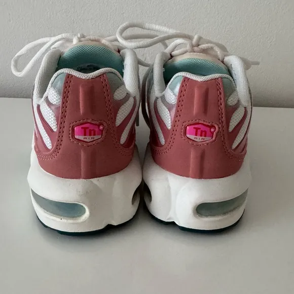 Nike Air Max Plus Gs White Siren Red Red Stardust Size 4Y-Men’s 4-Women’s 5.5