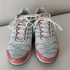 Nike Air Max Plus Gs White Siren Red Red Stardust Size 4Y-Men’s 4-Women’s 5.5