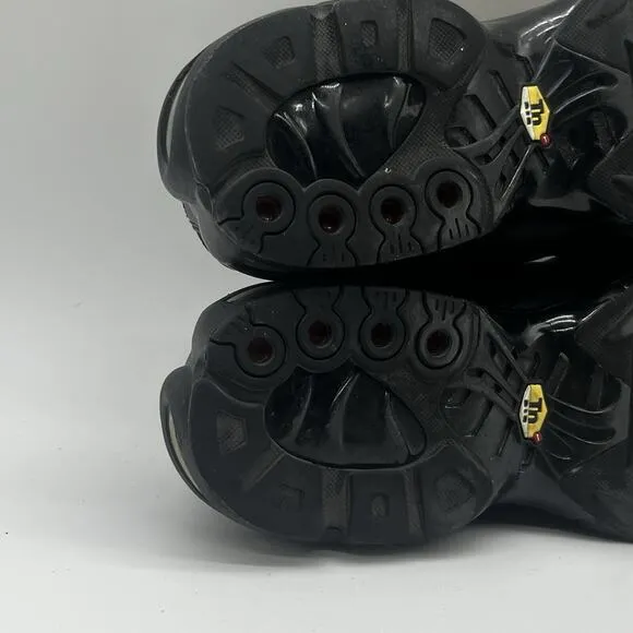Nike Air Max Plus Triple Black Mens Size 8.5 Athletic Shoes Sneakers AJ2029-001