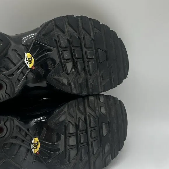 Nike Air Max Plus Triple Black Mens Size 8.5 Athletic Shoes Sneakers AJ2029-001