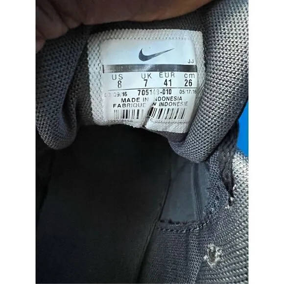 Nike Air Max Tavas Mens Black Grey Running Shoes Sneakers 705149-010 Size 8