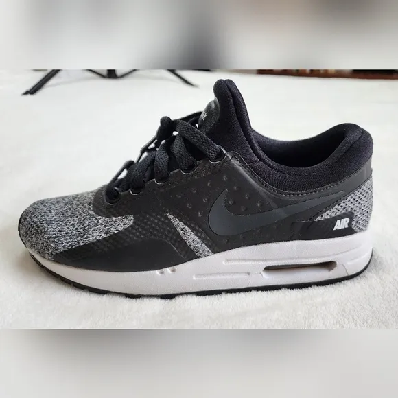 Nike Air Max Zero SE Kids Sneakers size 7