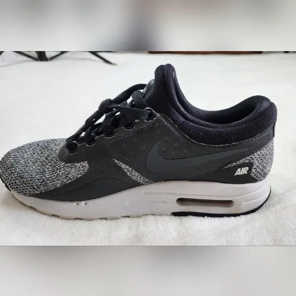 Nike Air Max Zero SE Kids Sneakers size 7